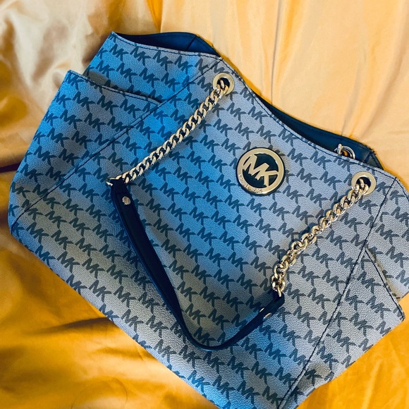 Silver MK purse - Picture 3 of 3